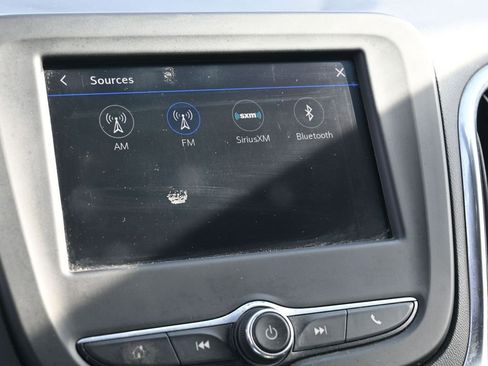 Used 2021 Chevrolet Equinox LT image 23