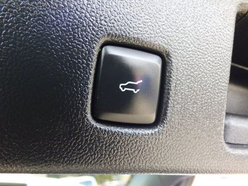 Used 2022 Ford Escape SEL w/ Technology Package image 17