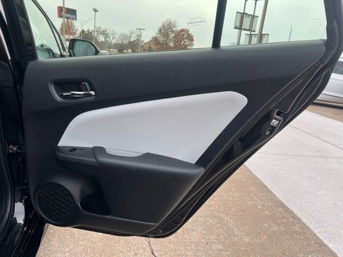 Used 2019 Toyota Prius Limited image 18