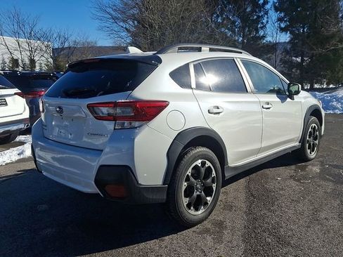 Used 2022 Subaru Crosstrek 2.0i Premium w/ Moonroof Package image 9