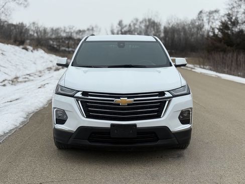 Used 2023 Chevrolet Traverse LT AWD/4WD image 3