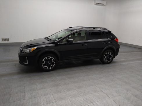 Used 2017 Subaru Crosstrek 2.0i Limited image 2