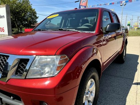 Used 2013 Nissan Frontier SV w/ SV Value Truck Pkg AWD/4WD image 26