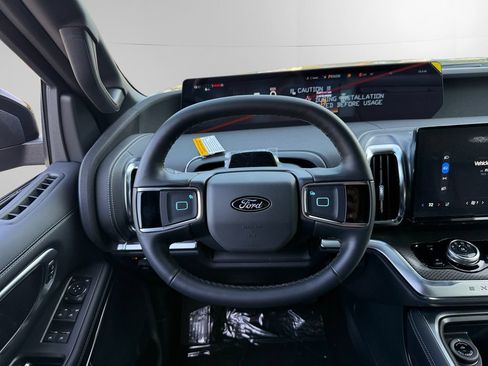 New 2026 Ford Expedition Platinum w/ Stealth Appearance Package AWD/4WD image 10