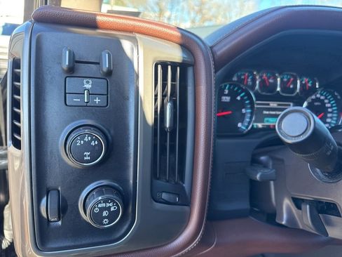 Used 2016 Chevrolet Silverado 2500 High Country w/ High Country Premium Package image 17