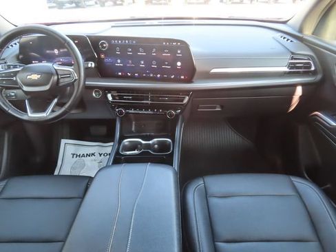 Used 2025 Chevrolet Traverse LT w/ Driver Confidence Package AWD/4WD image 25