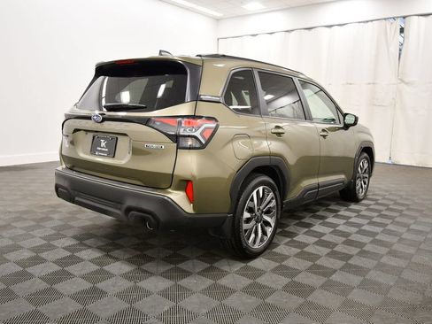 Used 2025 Subaru Forester Touring w/ Popular Package - Touring AWD/4WD image 8