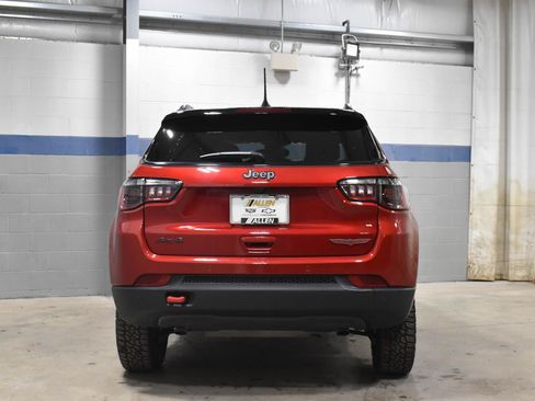 Used 2025 Jeep Compass Trailhawk AWD/4WD image 26
