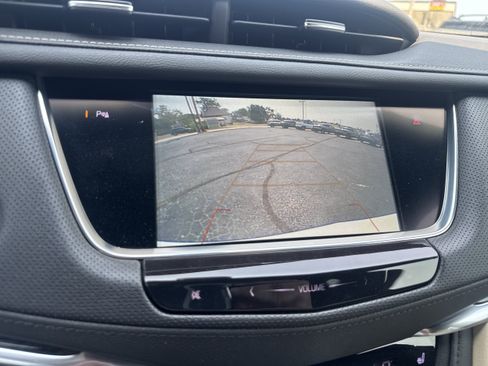 Used 2019 Cadillac XT5 AWD image 19
