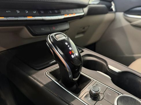 Used 2020 Cadillac XT4 Premium Luxury FWD image 13
