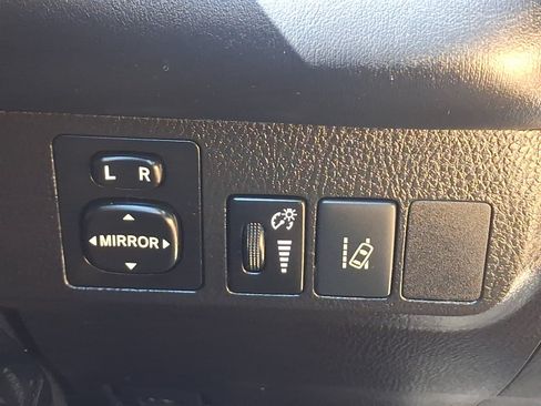 Used 2018 Toyota RAV4 Limited w/ Carpet Mat Package AWD/4WD image 29