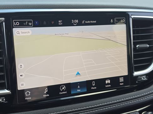 New 2026 Chrysler Pacifica Limited w/ S Appearance Package image 3