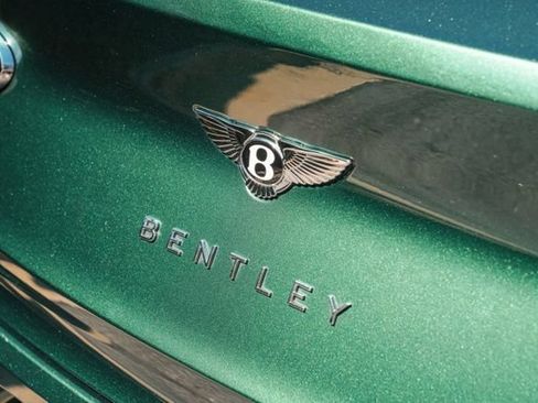 Used 2022 Bentley Bentayga AWD/4WD image 21