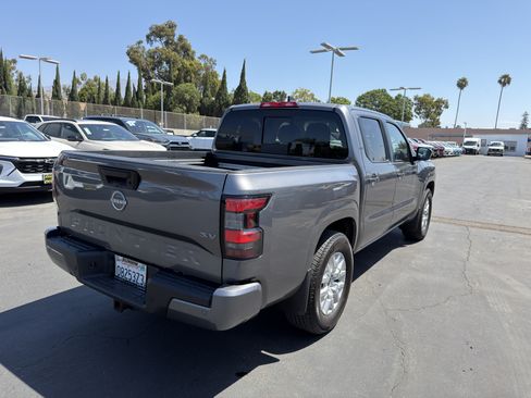 Used 2024 Nissan Frontier SV w/ SV Convenience Package RWD image 8