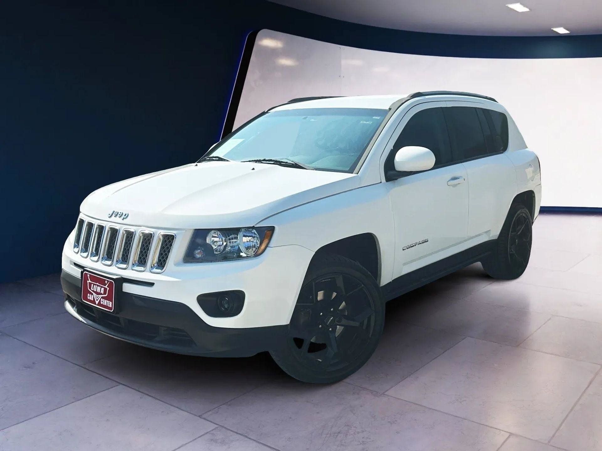 Used 2016 Jeep Compass Latitude FWD image 1