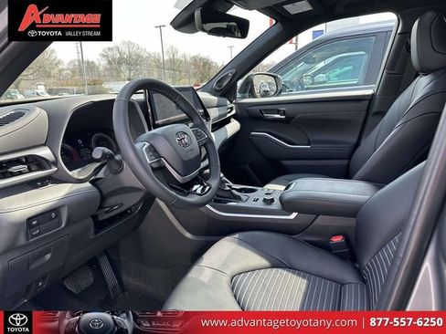 Used 2026 Toyota Highlander XSE image 19
