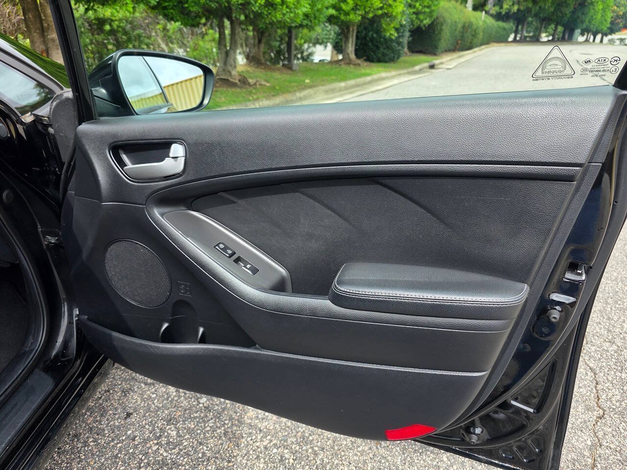 Used 2017 Kia Forte LX FWD image 25