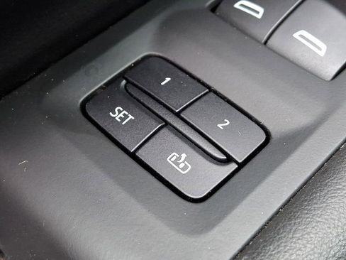 Used 2022 GMC Yukon SLT w/ SLT Luxury Package image 27