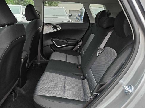 Used 2025 Kia Soul LX w/ LX Technology Package image 18