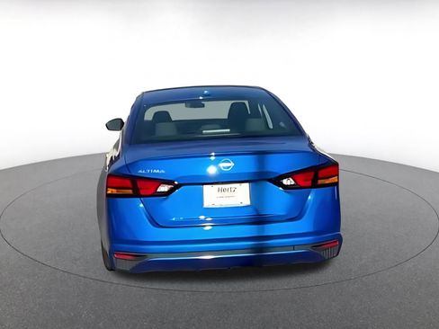 Used 2025 Nissan Altima 2.5 SV image 16