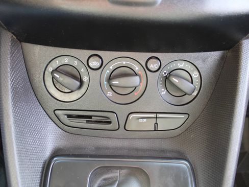 Used 2015 Ford Transit Connect XL image 25