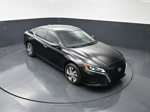 Used 2025 Nissan Altima 2.5 S FWD image 19