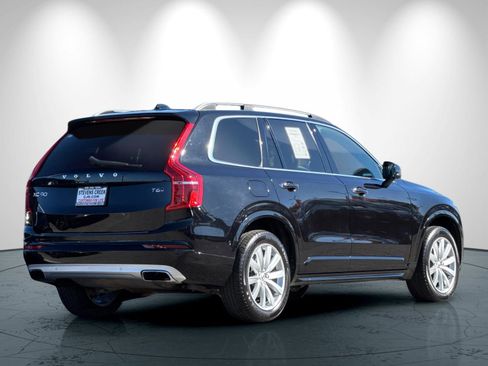 Used 2018 Volvo XC90 T6 Momentum w/ Convenience Package image 4