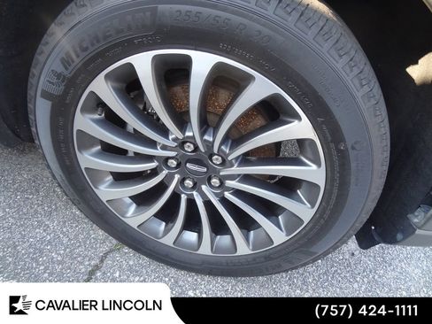 Used 2022 Lincoln Aviator Reserve w/ Equipment Group 201A RWD image 15