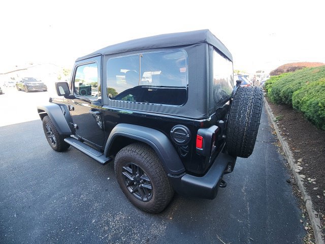 Used 2025 Jeep Wrangler Sport AWD/4WD image 4