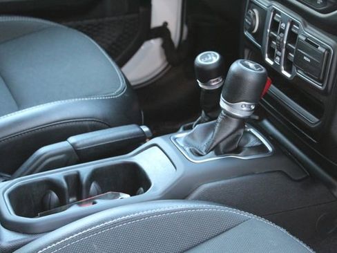 Used 2020 Jeep Wrangler Unlimited Sport image 25