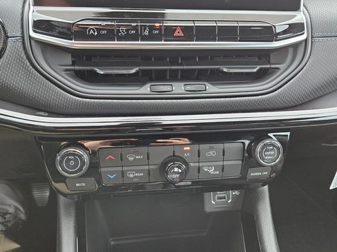 New 2026 Jeep Compass Latitude AWD/4WD image 19