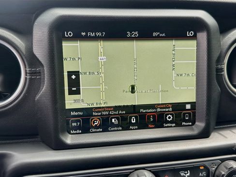 Used 2022 Jeep Wrangler Unlimited Sahara AWD/4WD image 14