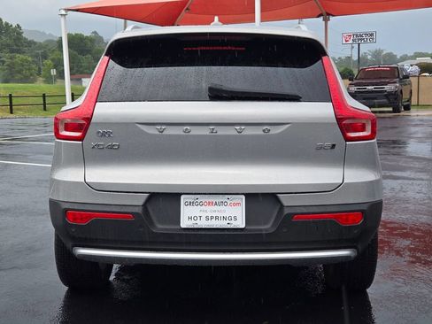 Used 2024 Volvo XC40 B5 Plus AWD/4WD image 4