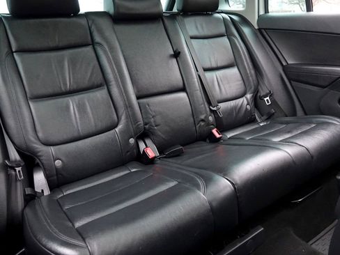 Used 2017 Volkswagen Tiguan Sport image 11