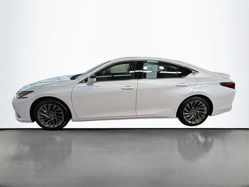 Used 2024 Lexus ES 300h w/ Accessory Package (Z2) image 4