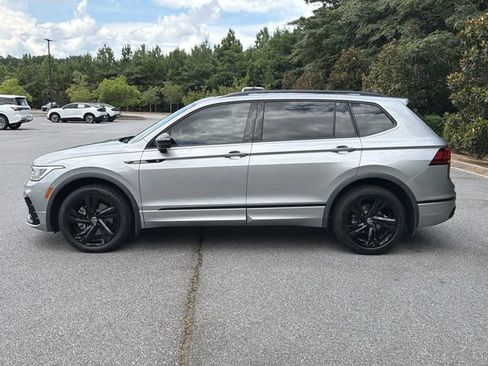 Used 2023 Volkswagen Tiguan SE R-Line FWD image 6