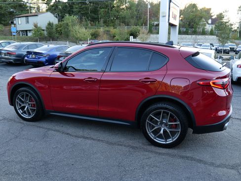 Used 2018 Alfa Romeo Stelvio Ti Sport image 7