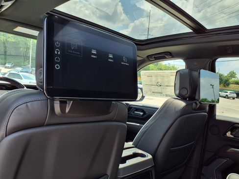 New 2026 GMC Yukon XL AT4 Ultimate AWD/4WD image 19