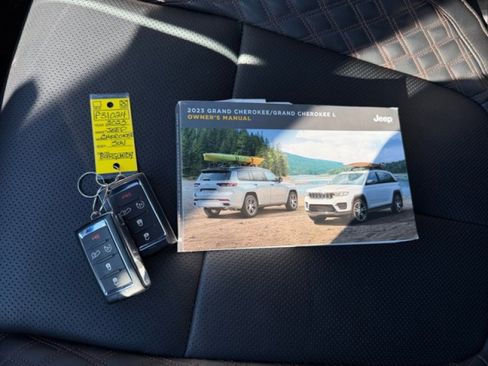 Used 2023 Jeep Grand Cherokee Summit w/ Luxury Tech Group V image 22