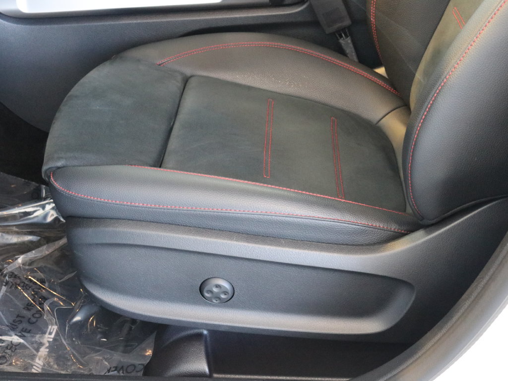 Used 2021 Mercedes-Benz GLB 35 AMG 4MATIC image 26