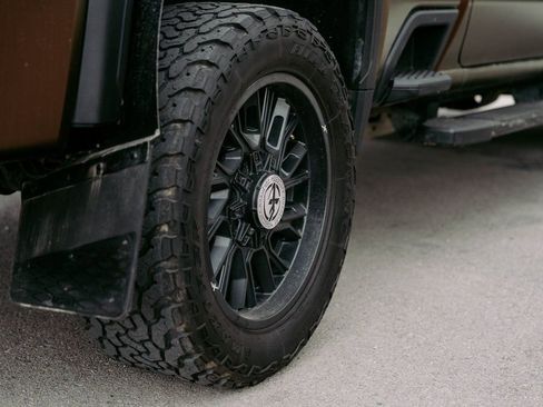 Used 2022 GMC Sierra 2500 Denali w/ Denali Ultimate Package image 10