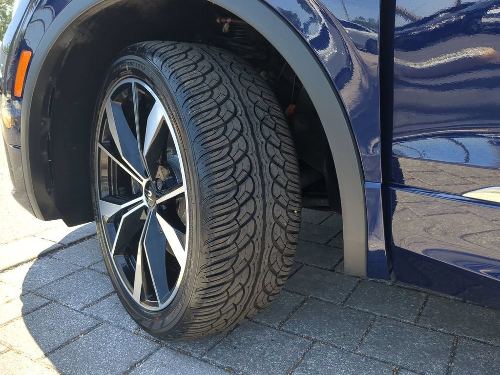 Certified 2023 Volkswagen Tiguan SEL R-Line AWD/4WD image 38