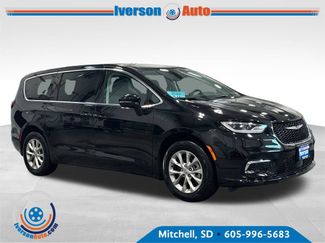 Used 2024 Chrysler Pacifica Touring-L AWD/4WD 360° Tour