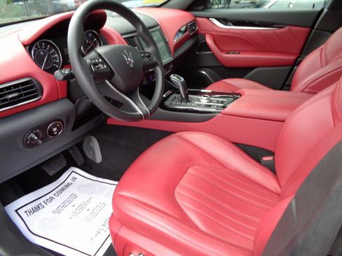 Used 2023 Maserati Levante GT AWD/4WD image 10