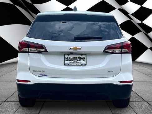 Used 2023 Chevrolet Equinox LS w/ LS Convenience Package AWD/4WD image 4