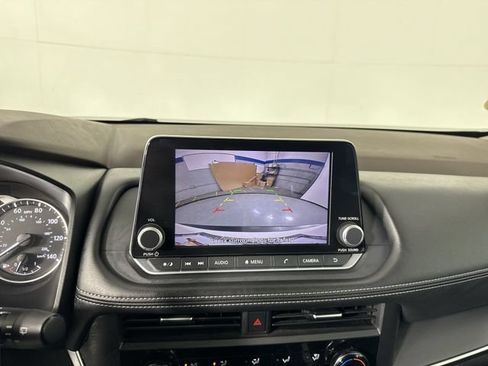 Used 2023 Nissan Rogue S FWD image 8