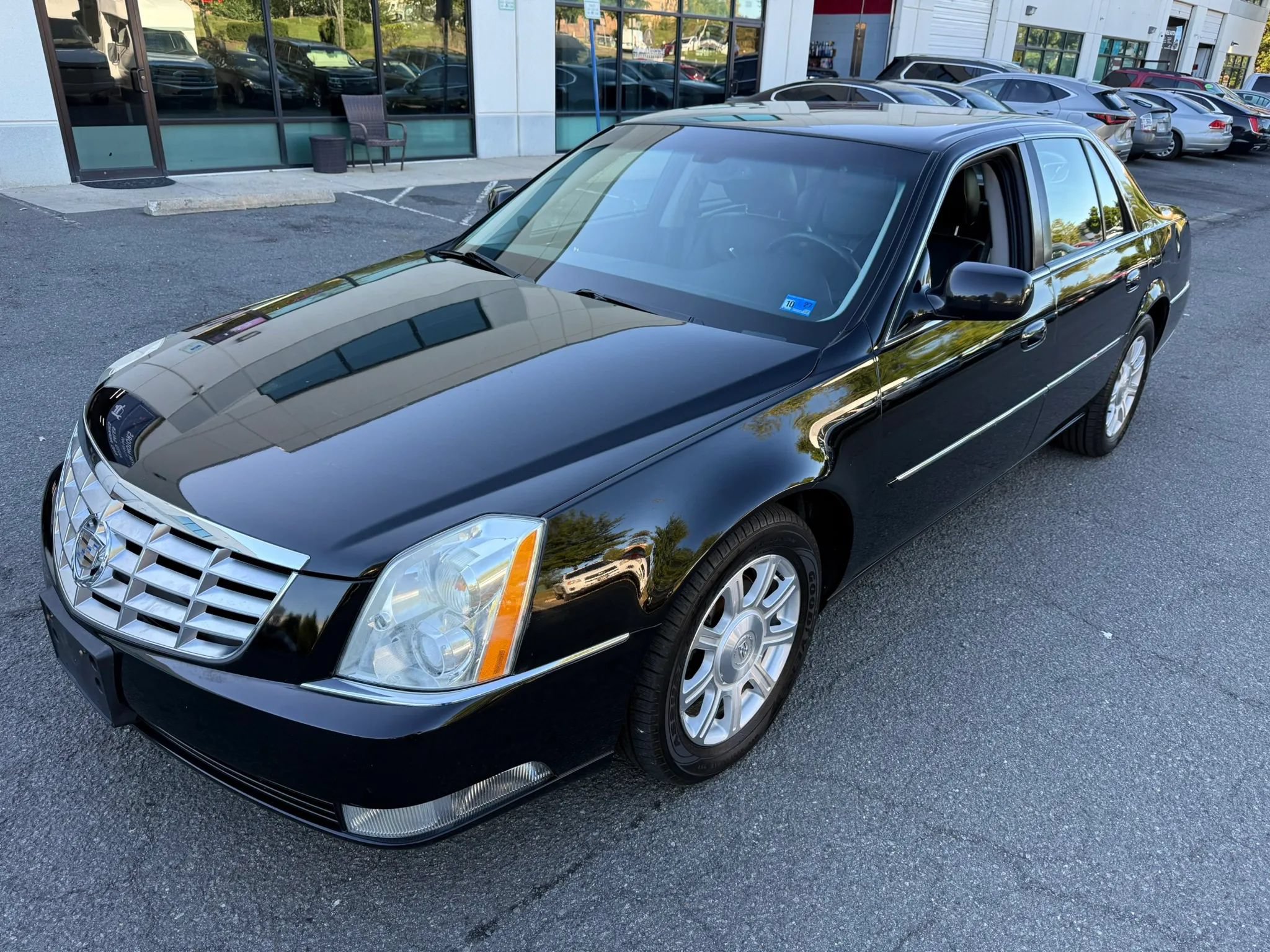 Used 2011 Cadillac DTS FWD image 11