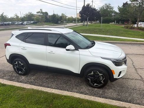 Used 2025 Kia Seltos EX AWD/4WD image 13