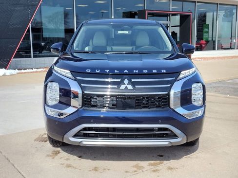 New 2026 Mitsubishi Outlander SE image 12