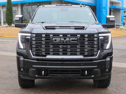 Used 2024 GMC Sierra 3500 Denali Ultimate image 2